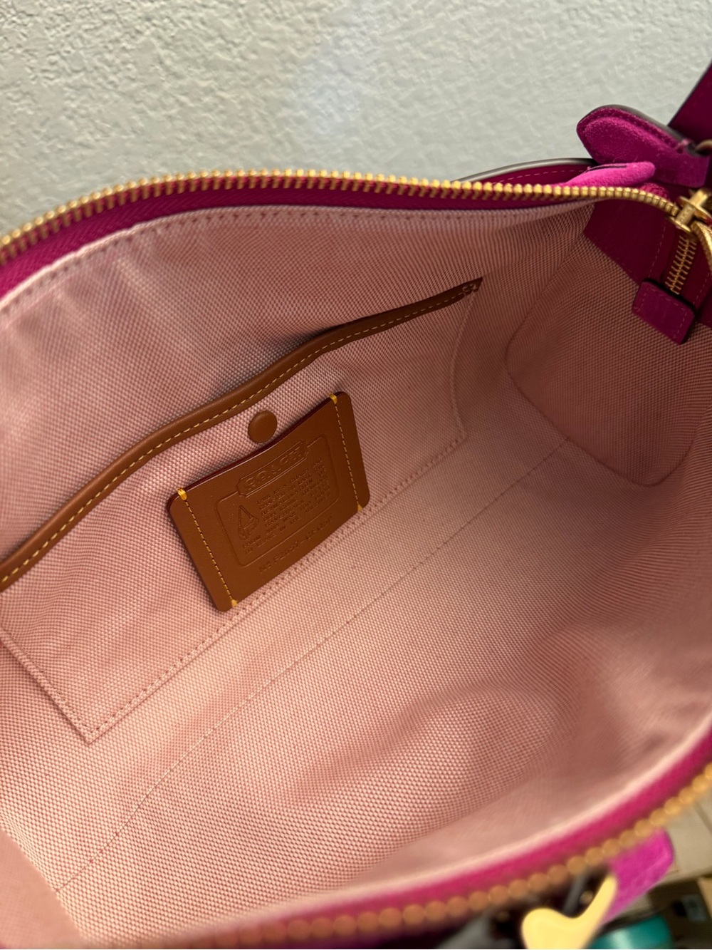 NWT Coach Magenta Suede Turnlock Haversack 27 - Picture 7 of 8